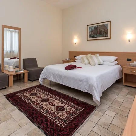 Hotel Casa Del Pellegrino Padova