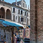 Отель Casa Del Pellegrino